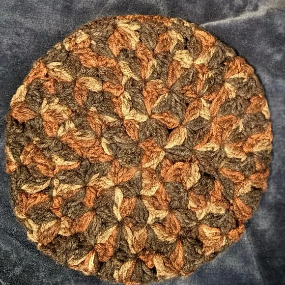 Handmade Crochet Leaf Beret - Picture 7 of 9